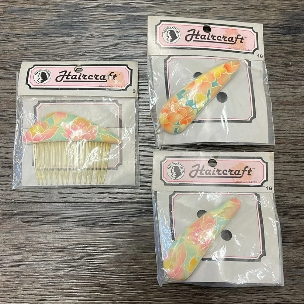 Vintage HAIRCRAFT Comb and Barrettes - Hair Clips NWT Hawaiian Print Design